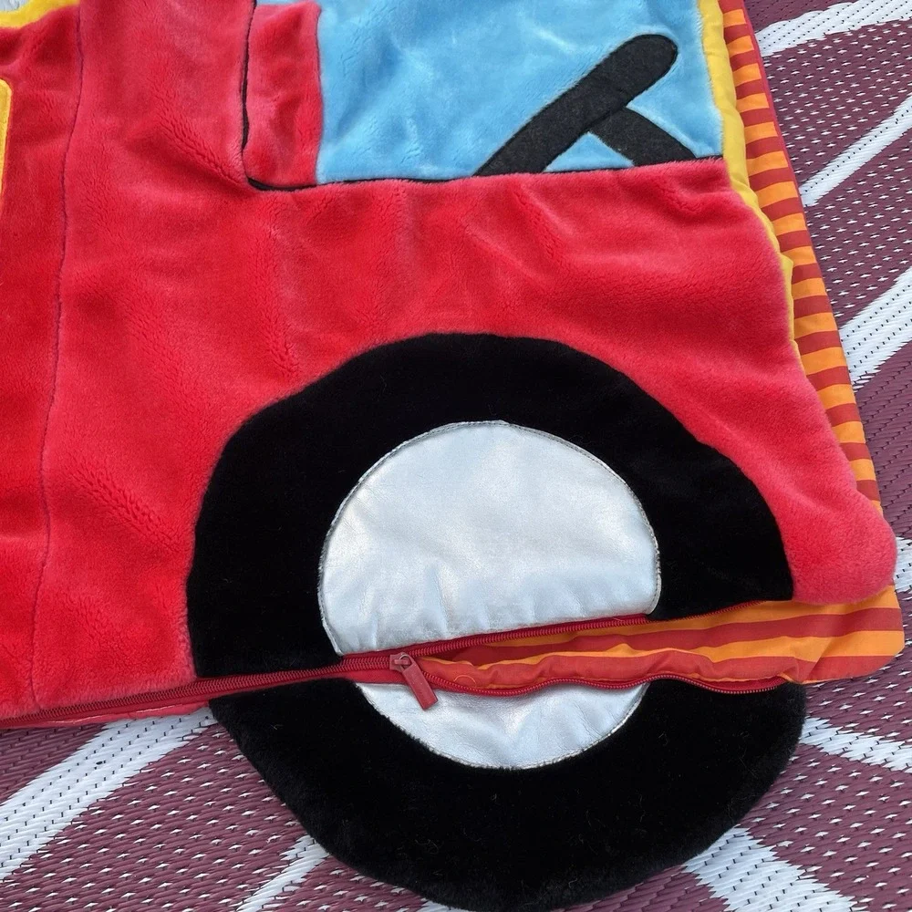 BATTAT VINTAGE FIRE TRUCK KIDS SLEEPING BAG